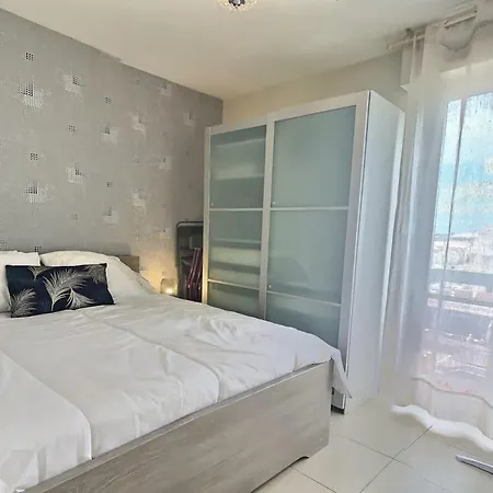 De La Appartement *